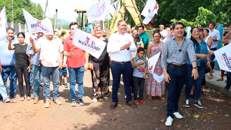 Inicia Pablo Varona construcción de calle para beneficiar 3 instituciones educativas en Arroyo Hondo 