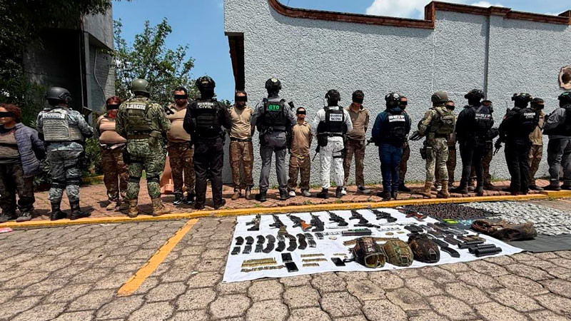 Capturan a presunto líder criminal y a nueve de sus colaboradores tras operativo entre Guanajuato y Michoacán 