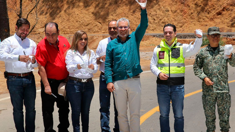 Sin deuda pública, van 2 mil 200 km carreteros rehabilitados en Michoacán: Bedolla  