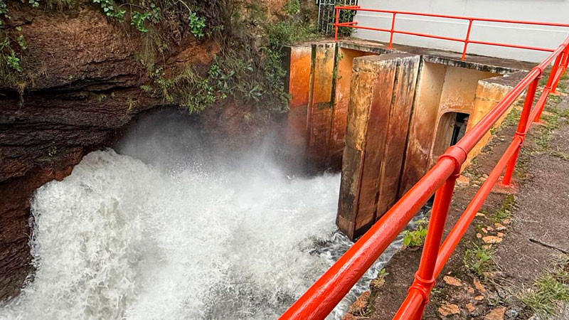 Conagua disminuye el desfogue de la presa de Cointzio 