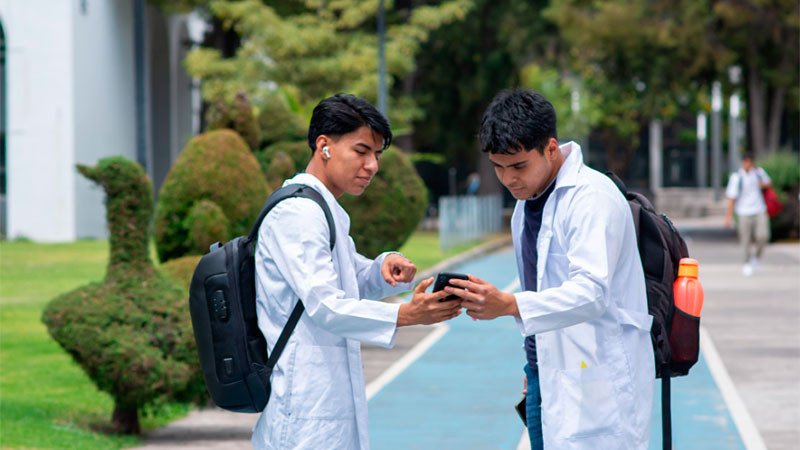 Estudiantes nicolaitas pueden realizar trámites en línea en periodo vacacional  