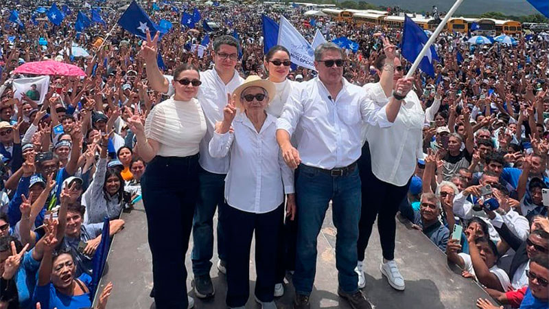 Regresa Juan Orlando Hernández a Honduras después de recibir el indulto por Donald Trump; tendrá que enfrentar un proceso judicial  