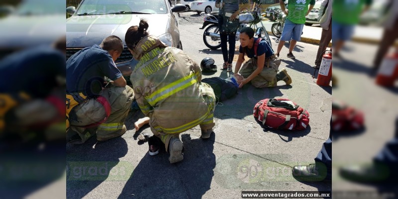 Adolescente resulta lesionado tras derrapar la motocicleta que conducía en Morelia - Foto 2 