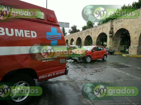 Choque entre ambulancia y vehículo particular deja cuatro heridos, en Morelia