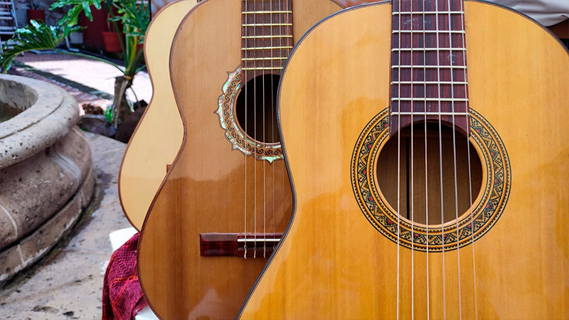 Paracho busca ampliar mercado para fortalecer venta de guitarras artesanales 