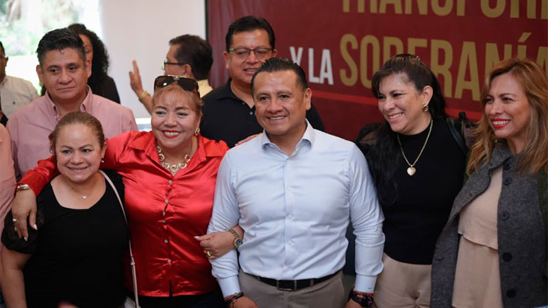 Maestros y jubilados nicolaitas cierran filas con Torres Piña 