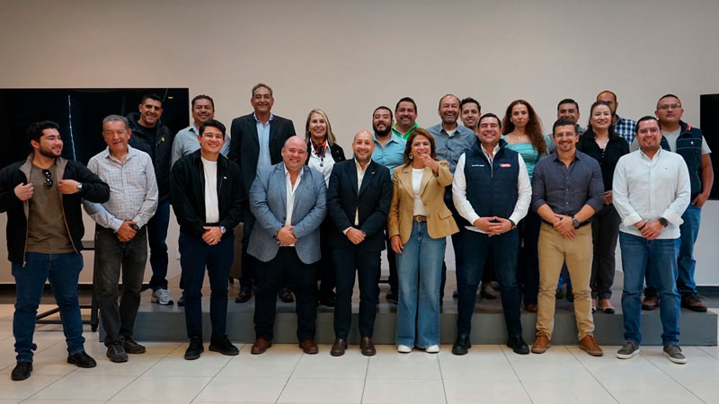 Constructores se reúnen con Fabiola Alanís y respaldan agenda de infraestructura de la 4T en Michoacán 