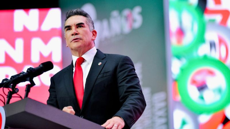 INE ordena a Alejandro Moreno retirar publicaciones contra Morena y evitar uso de calificativos 