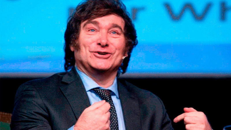 Firma Milei decreto contra extranjeros que "agravien" a los argentinos 