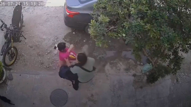 Vecinos evitan presunto intento de secuestro de una niña, en Guadalajara, Jalisco 