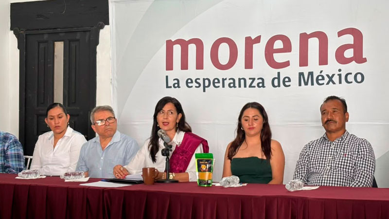 Programas sociales no son clientelares, oposición se equivoca, apunta Gaby Molina 