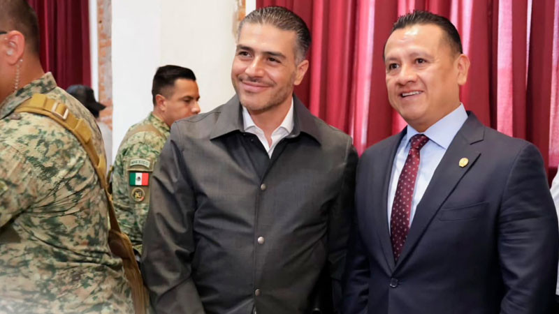Carlos Torres Piña, resulta el mejor evaluado en encuesta de El Universal 
