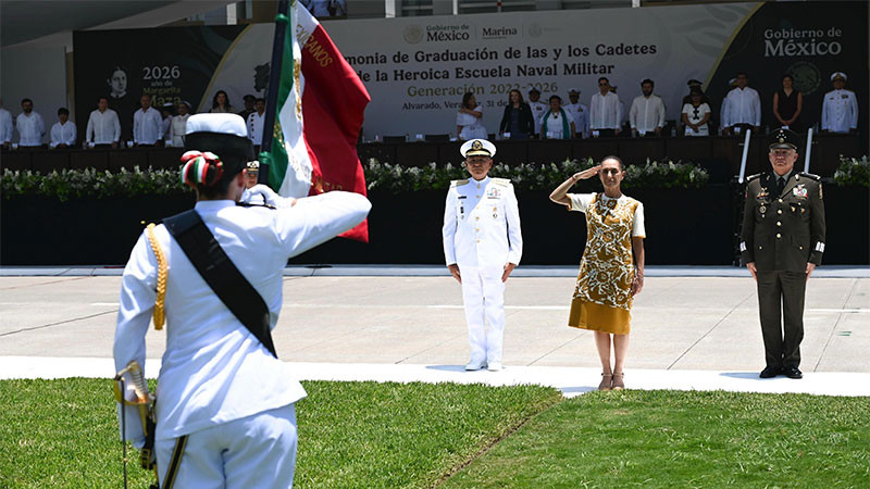 Sheinbaum encabeza graduación de 211 nuevos ingenieros guardiamarina de la Heroica Escuela Naval Militar 