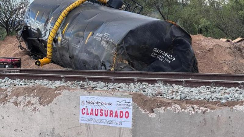 Semarnat clausura temporalmente zona afectada por derrame químico tras accidente ferroviario en Sonora 