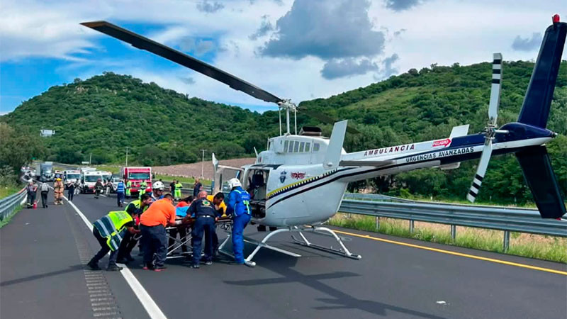 Trasladan en helicóptero a hombre que se accidentó en Copándaro, Michoacán 