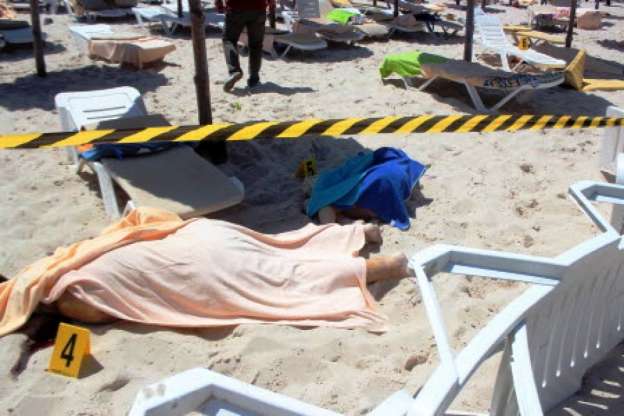 Túnez declara estado de emergencia tras atentado en playa 