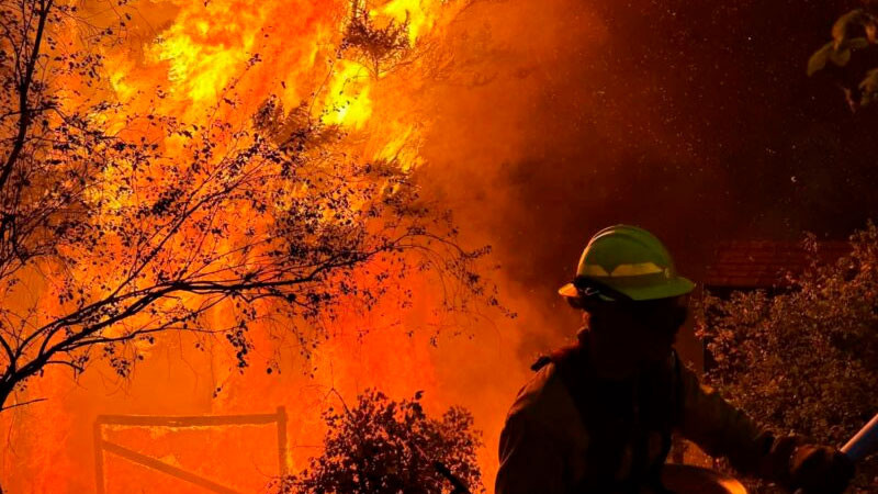 Incendios forestales destruyen superficie récord en Oregón 