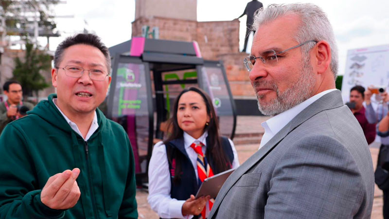 Destaca Bedolla impacto del teleférico y Morebús en Morelia tras recorrido con el embajador de China 