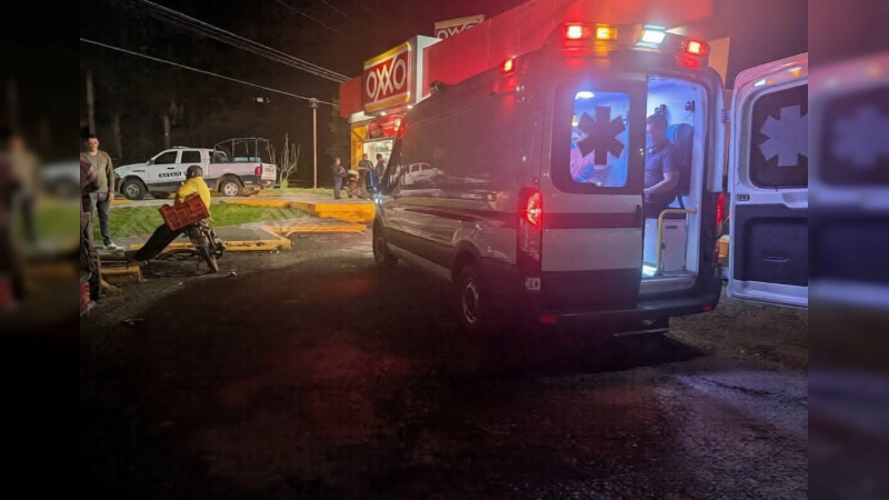 Noche violenta en Uruapan, Michoacán: comando asalta un OXXO y horas después ultiman a un hombre a tiros 