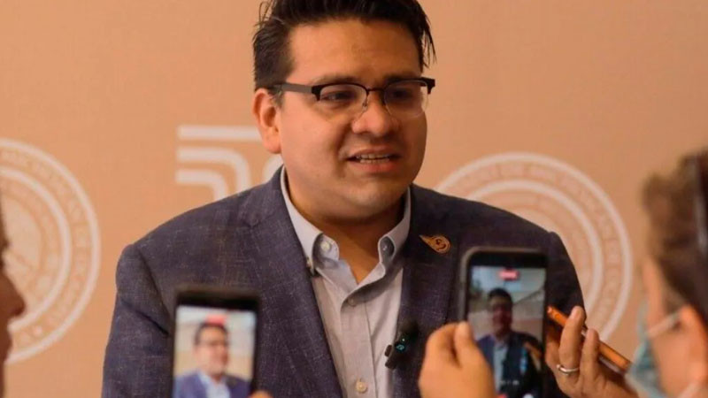 Cuestiona Toño Carreño  ampliación de licencia de Carlos Torres Piña en la FGE 