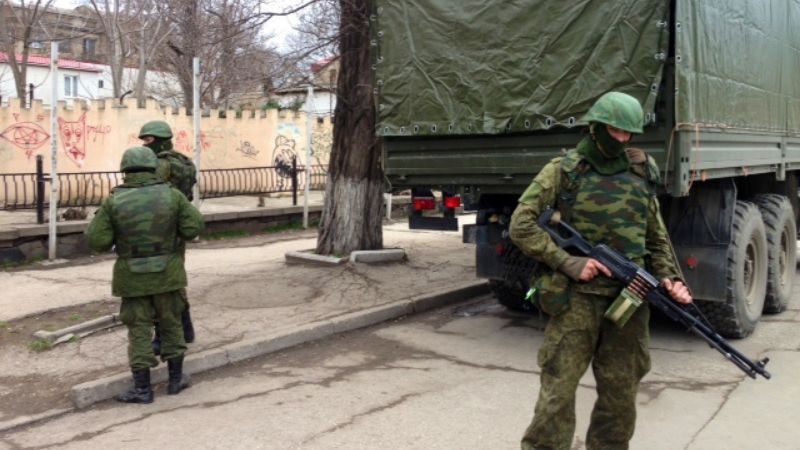 Militar ruso ataca a compañeros y civiles en Crimea; reportan cuatro fallecidos 