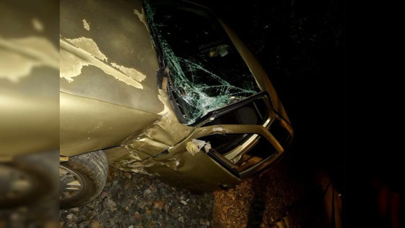 Milagro sobre las vías: conductor sobrevive tras ser arrollado por el tren en Taretan, Michoacán  
