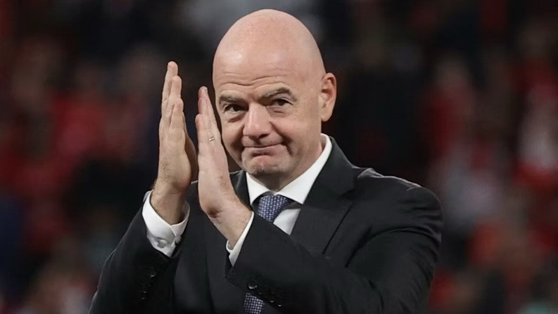 UEFA mantiene amenaza de boicot pese a disculpas por plan de Infantino 