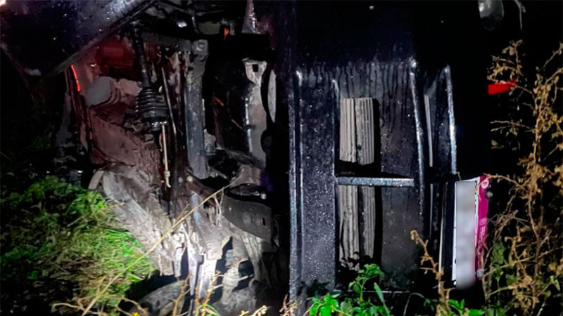 Accidente vehicular en Ecuandureo, Michoacán, deja un fallecido y dos heridos 