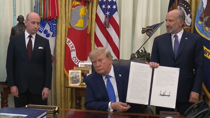 Trump firma nueva orden para negar la ciudadanía a hijos de ciertos extranjeros nacidos en Estados Unidos 