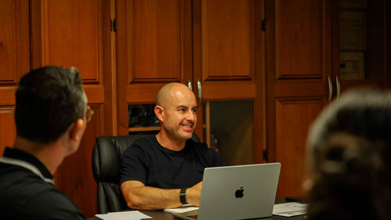 Adolfo Torres fortalece atención a vecinos de Congreso Constituyentes 