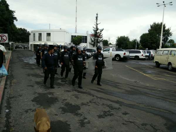 Se manifiestan habitantes de Ucareo en la sede de la Procuraduría de Justicia de Michoacán - Foto 2 