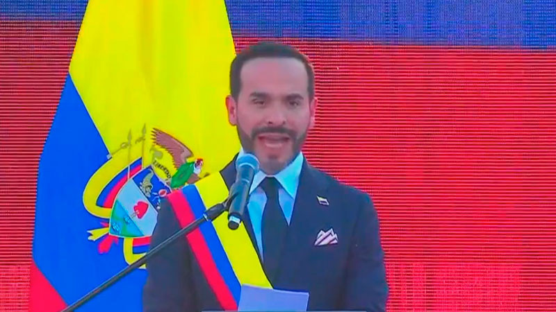 Nuevo presidente de Colombia asegura que luchará una batalla "para defender a la familia" 
