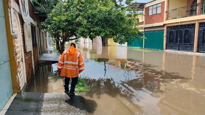 Lluvia deja encharcamientos en distintos puntos de Morelia 