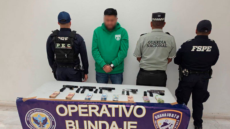 Detención por una infracción de tránsito destapa arsenal oculto en León, Guanajuato 