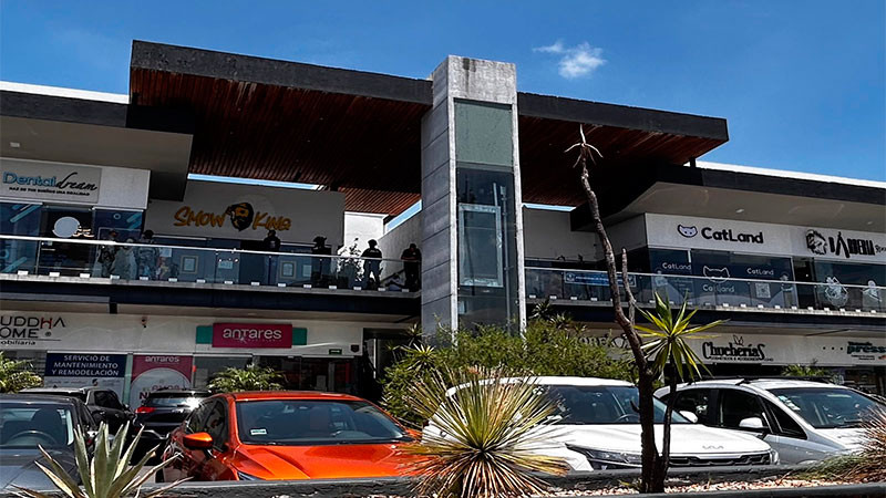 FGR revienta tres Smoke Shops en la colonia Milenio III de la capital queretana 