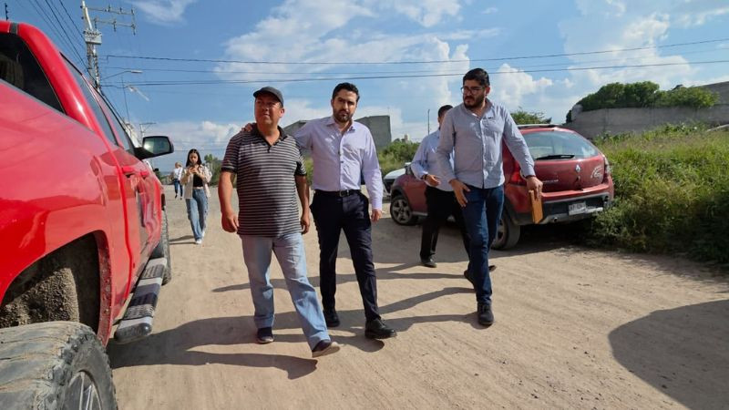 Agustín Dorantes refrenda apoyo a vecinos de Colinas de Santa Cruz, en Querétaro 
