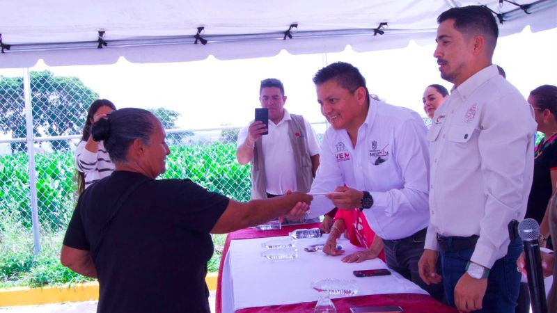 Más de 30 familias de Yurécuaro reciben las llaves de su nuevo hogar 
