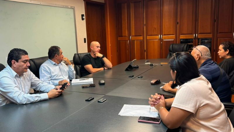 Adolfo Torres se reúne con la colonia Ríos Mexicanos para avanzar en la contratación del servicio de agua potable 