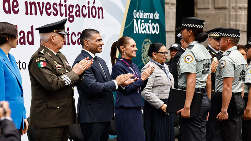 Se gradúan 235 agentes de inteligencia e investigación para reforzar estrategia de seguridad 
