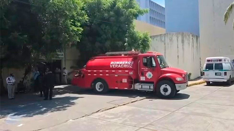 Evacúan a 186 personas de clínica del IMSS tras conato de incendio en Veracruz 
