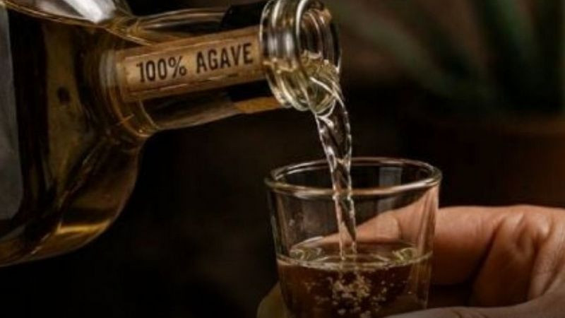 Alcohol adulterado distribuido en Guanajuato tendría origen en Jalisco 
