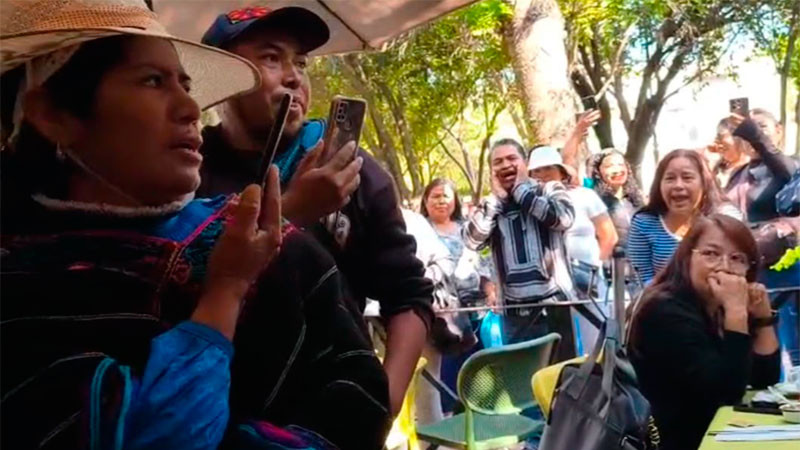 Irrumpe Paula Porfirio en rueda de prensa de comerciantes del Centro Histórico de Querétaro 