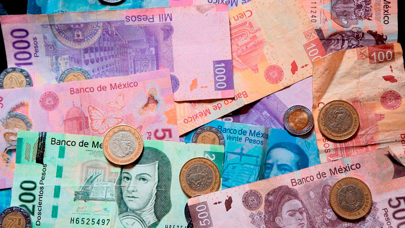 "Súper peso" supera la barrera de las 17 unidades por dólar 