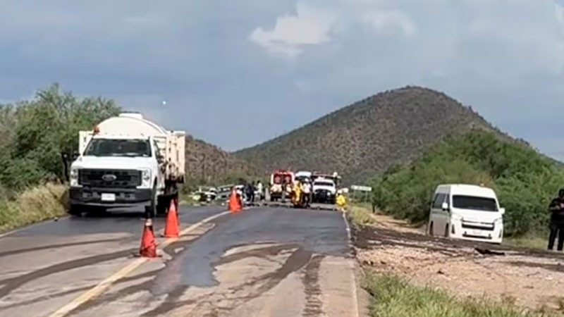 Volcadura de pipa con ácido sulfúrico deja varios lesionados en Caborca, Sonora 