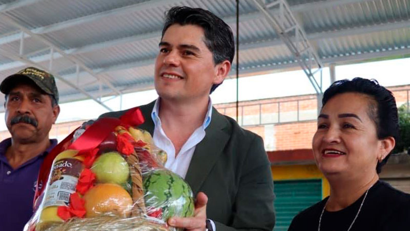 Toño Ixtláhuac fortalece comercio local con nuevo domo en explanada de Comercio de la Unión Heroica  