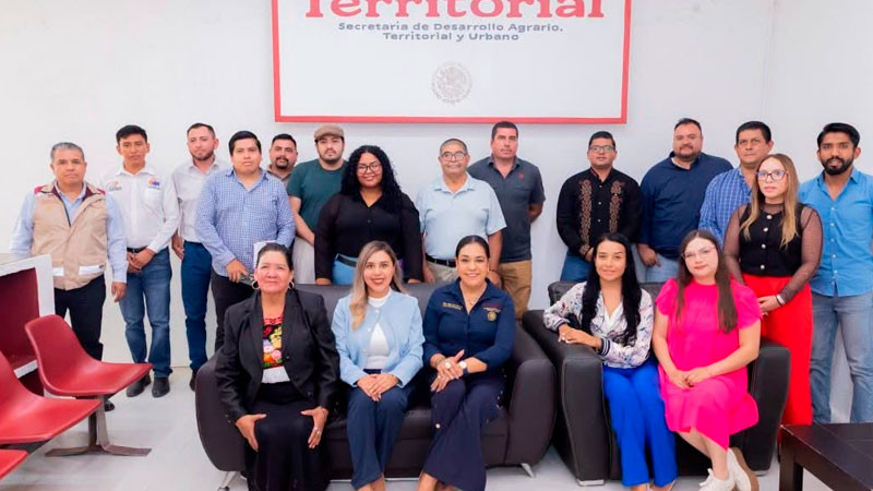 Dayana Pérez da seguimiento al Programa de Vivienda para el Bienestar en Salvador Escalante 