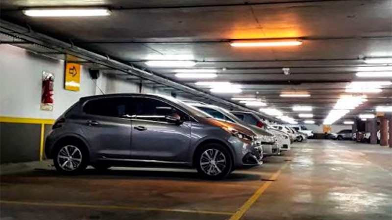 Proponen obligar a estacionamientos en Querétaro a aceptar pagos electrónicos 