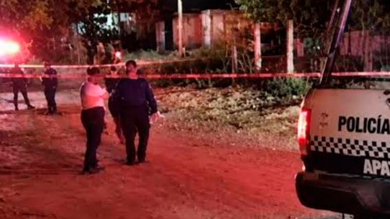 Balean a taxista y a una mujer en Apatzingán, Michoacán, él muere, ella está herida 