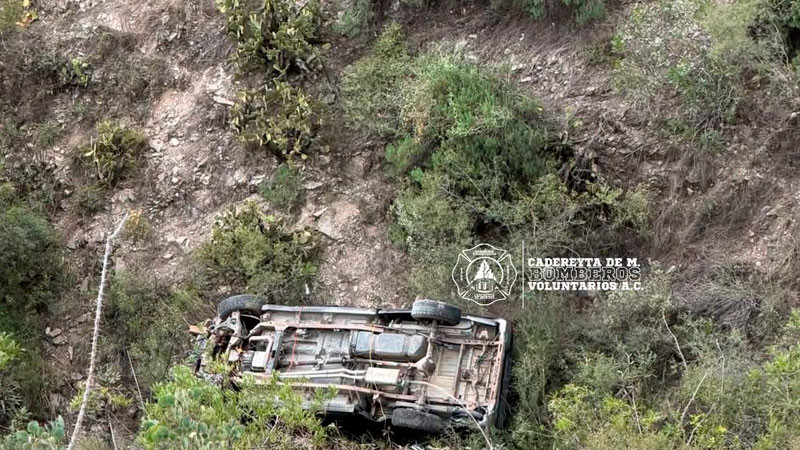 Una persona perdió la vida, luego de que su vehículo cayera a un barranco en Vizarrón 