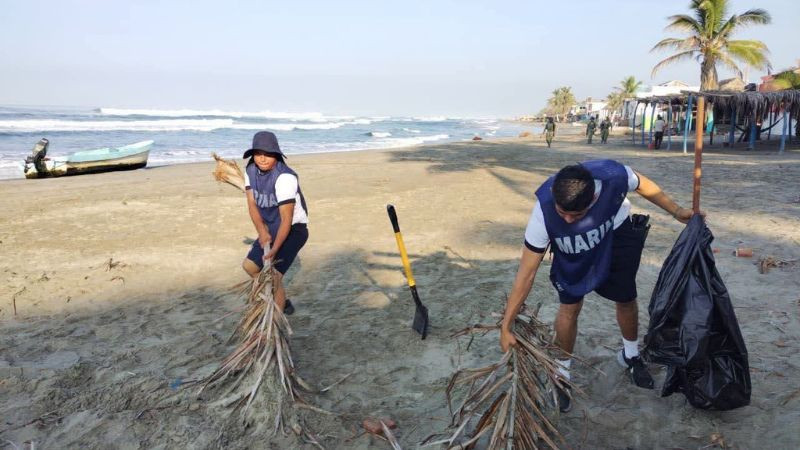 Retiran 890 kilos de basura de Playa Azul, en Lázaro Cárdenas 